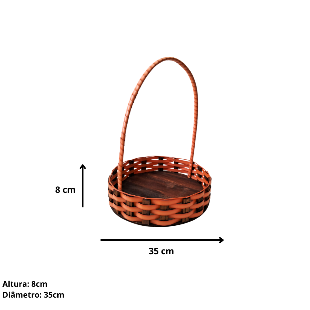 Cesta redonda de madeira de pinus e fibra sintética.